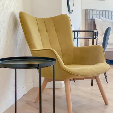 Phaedrus Living: Plateia Grigio *
