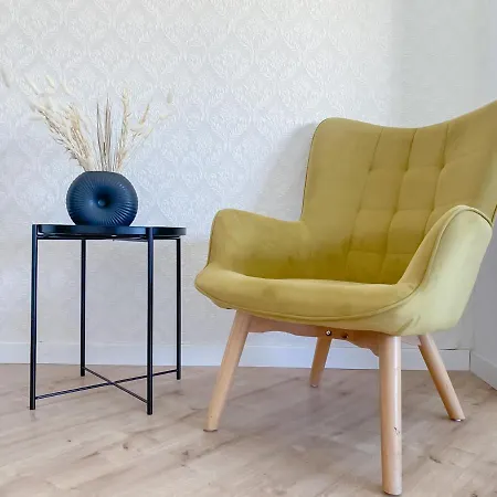 Phaedrus Living: Plateia Grigio